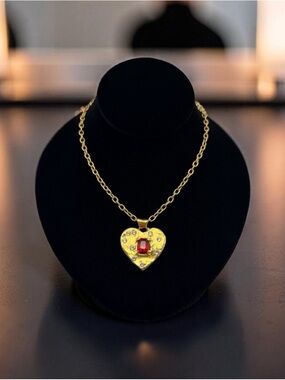 Mondo Mondo Super Heart Gold Pendant Necklace | Red Glass Crystal | 14.5”